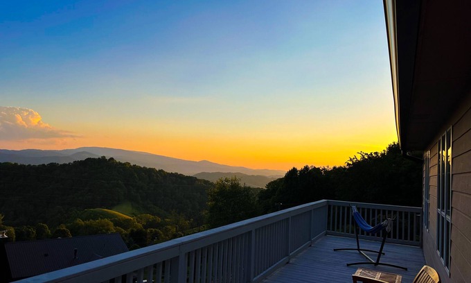Boone Cottage | Serene Mountain Cottage with Amazing Sunset Views