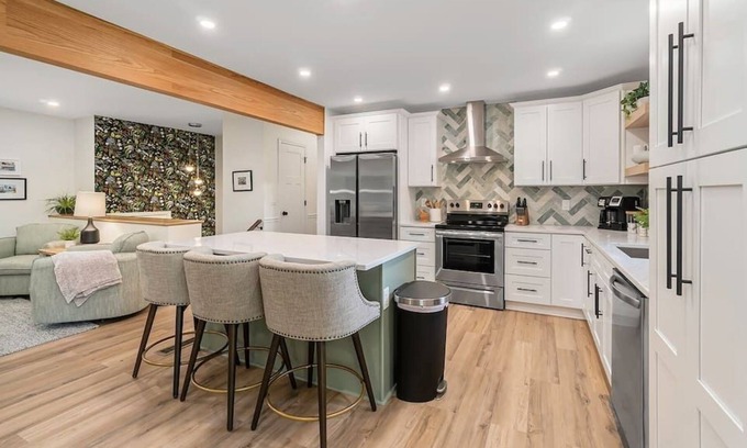 Roeland Park House | Serene Stay in KC Highly Rated Spacious