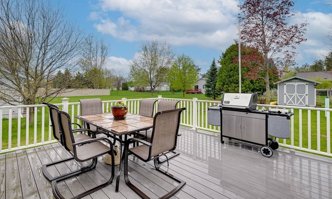 Stevens Point House | Serene Stevens Point Retreat w/ Sunroom!