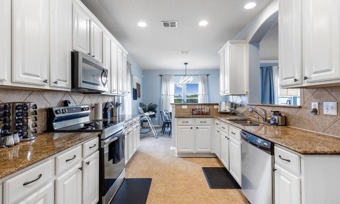 Cibolo House | Serene Views Ideal For Long Stays Heated Pool