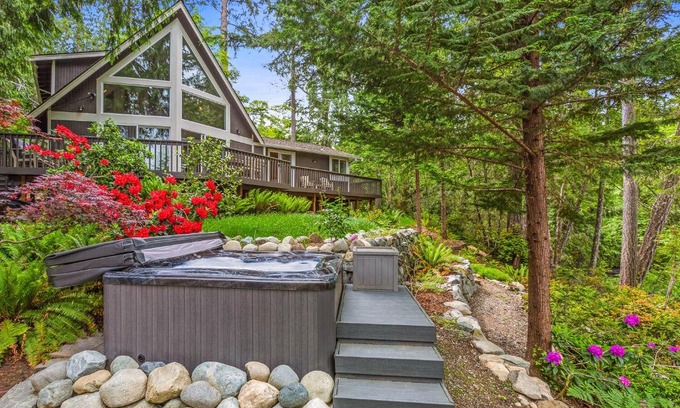 Longbranch House | Serenity Bay Retreat