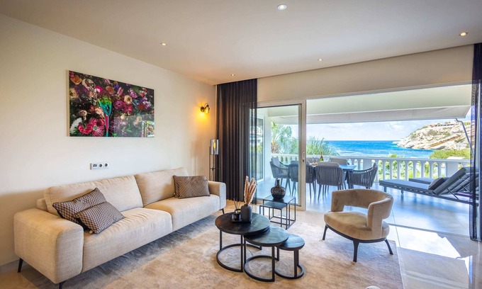 Sint Michiel Apartment | Serenity by the Seascape, Marble Blue Bay Bliss