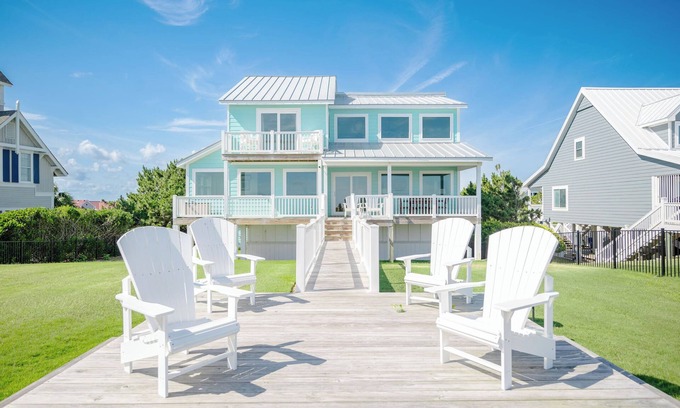 Caswell Beach House | Serenity by the Sea: Nostalgic Oceanfront Home with Room for the Whole Family