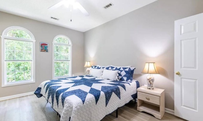 Vaught Apartment | Serenity by the Shore 3BR/2BA