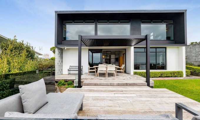 New Plymouth House | Serenity Heights