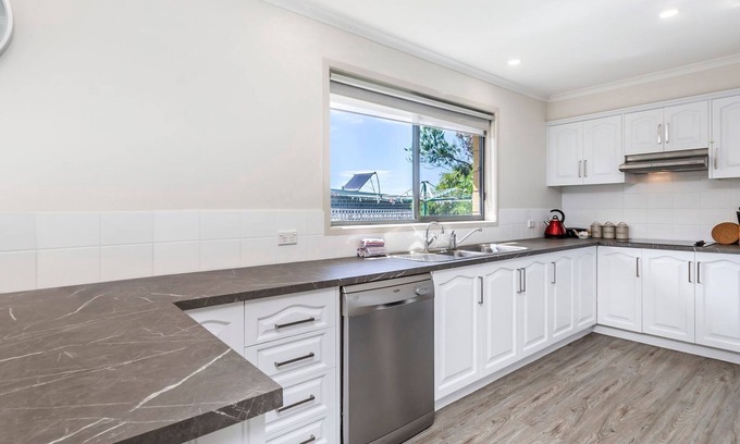 Port Fairy House | Serenity, located in a quiet cul de sac near Port Fairy's Pea Soup Cove