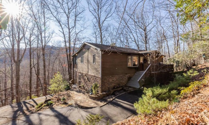 Deep Gap Cabin | Serenity Now |Screen Porch | Fire Pit | Sleeps 6