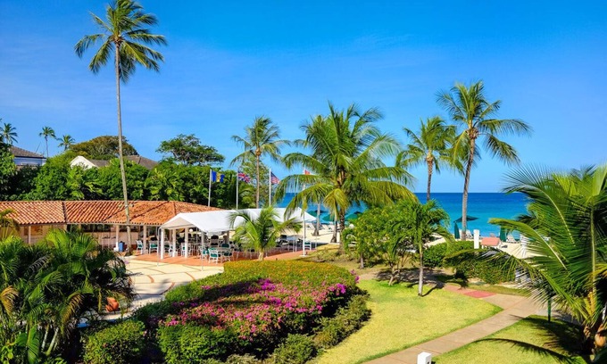 Porters Apartment | Serenity on the Beach - Glitter Bay Estate 202