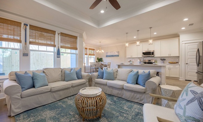 Biltmore Beach House | *Serenity Tides PCB* Golf Cart, Games, Mini Golf & Dogs OK – 3 Blocks from Beach