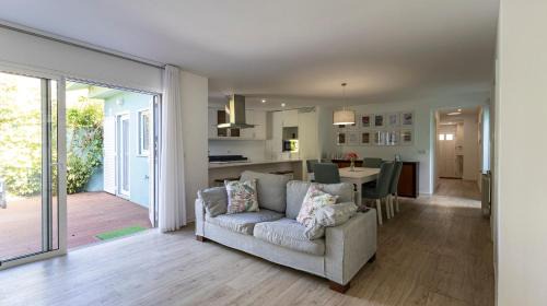 Ramalde Apartment | Serralves Blue House by LovelyStay