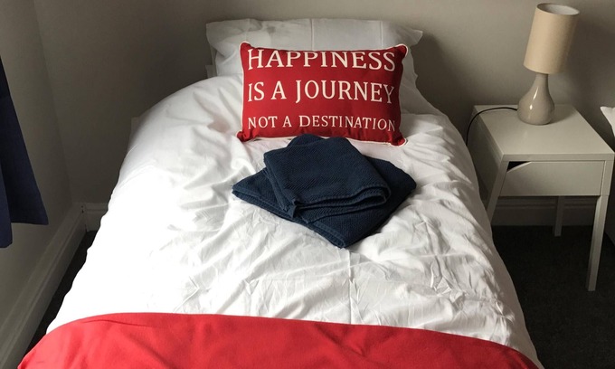 Lowton House | Serviced Accomodation close to Major North West Cites Manchester & Liverpool