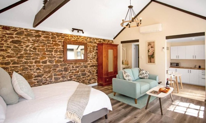 McLaren Vale Cottage | Settlers Cottage a Unique Stay in a Heritage Place