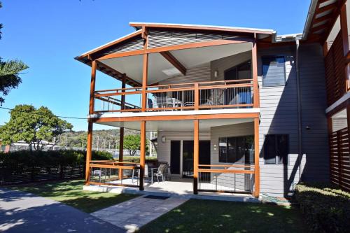 Hat Head House | Seven On Myrtle at Hat Head - Bring your own linen.