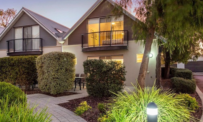 Broadwater Villa | Seventy at Cape View Resort - villa in Cape View Resort, great for couples and families to enjoy.