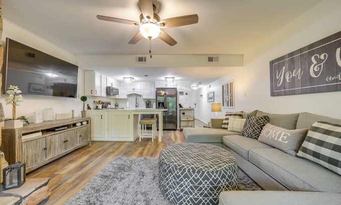 Sevierville Condo | Sevierville Condo w/Balcony + Pool Access!