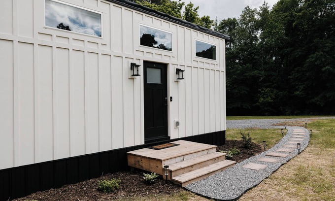 Cleveland House | Shadow’s Hideaway - Tiny Home w/Fire Pit + Views