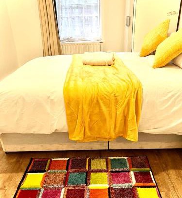 Shadwell House | Shadwell Holiday Rooms