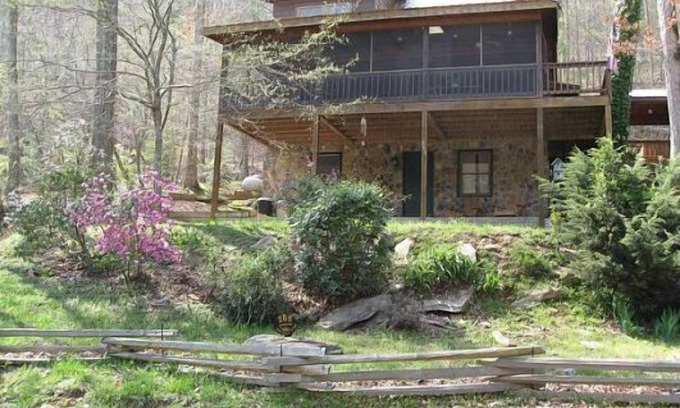 Ellijay Cabin | Shady River Retreat - Your Riverside Paradise!