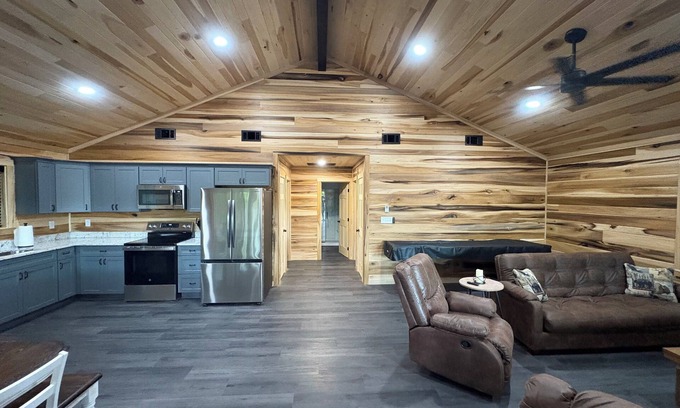 Golconda Cabin | Shady Wayside - Cabin in the woods