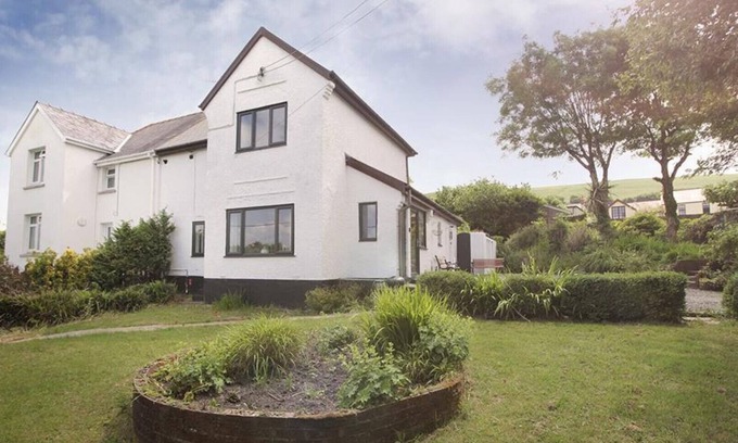 Llangennith House | Shambles - Two Bedroom House, Sleeps 3