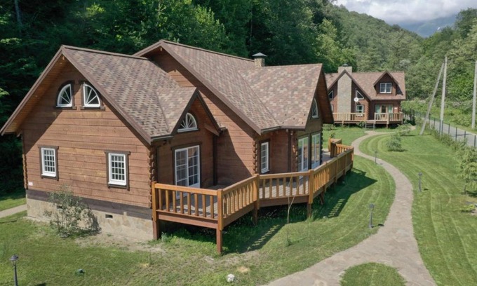 Chvizhepse Cabin | Shanti Lodge