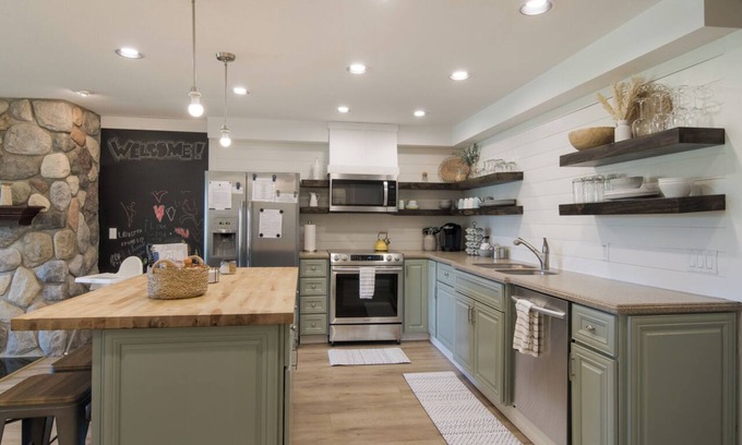 Bellaire Condo | Shanty Creek Condo - Pool/Beach Club Privileges β³οΈ, πΏ,π, π΄ββοΈ,π΄& more