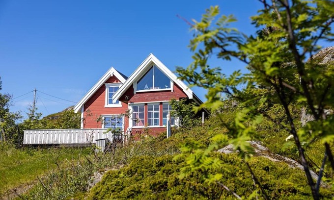Sund i Lofoten House | Sharming cabin in Sund
