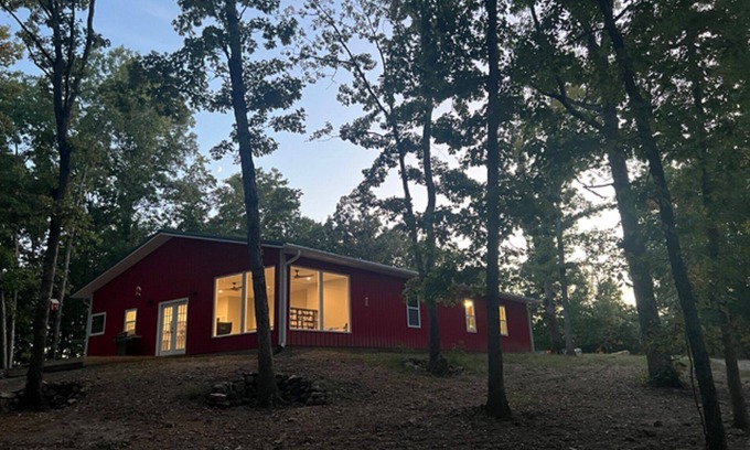Osage Beach House | Shawnee Bend Lake of the Ozarks Shome, Quiet! Fisherman room for trailer parking