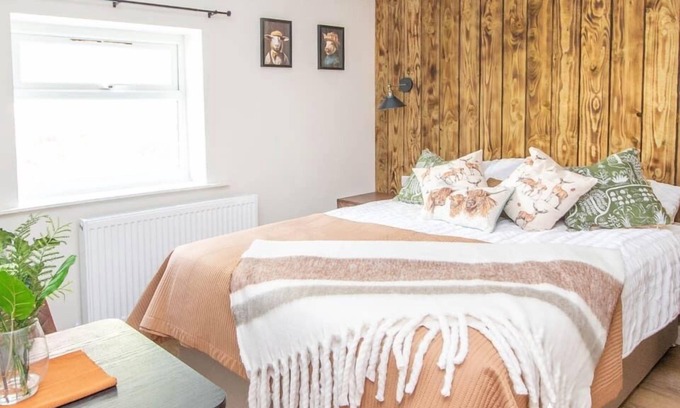 New Forest District Apartment | Sheep Room 11 -Peaceful Double - New Forest
