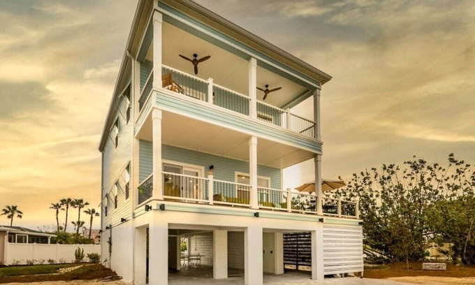 Sanibel House | Shell Shack - New Luxurious Home