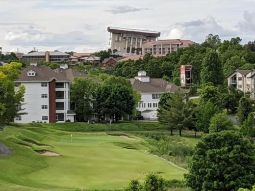 Branson House | Shelter in Faith- Amazing Golf Views