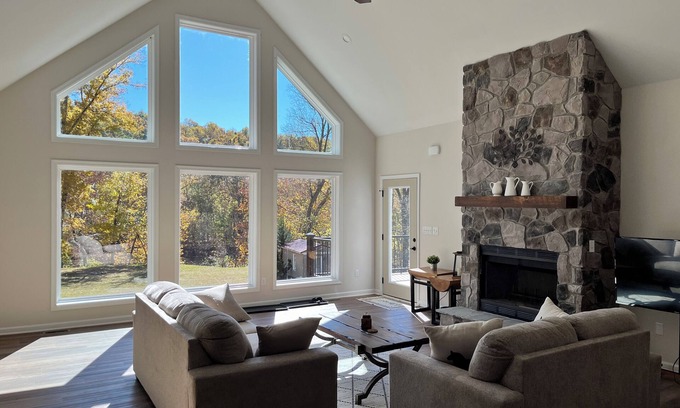 Shenandoah House | Shenandoah Gables Riverfront seclusion