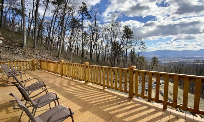 Luray House | Shenandoah Retreat