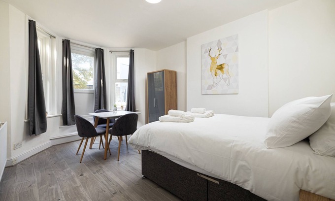 Shepherd's Bush Apartment | Shepherd's Bush