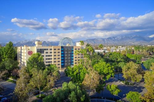 Bonita Hotel | Sheraton Fairplex Suites & Conference Center
