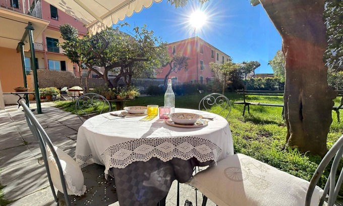 Rezza Apartment | Sherlock House - apartment with garden and parking space only if available