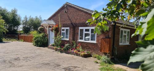 Boston House | Sherwood Bungalow 3 Bedroom Entire Property
