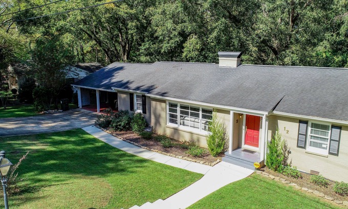 Tuscaloosa House | Sherwood House-Book for Football Season! Walk to the Stadium&Strip!