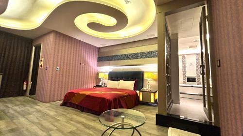 North District Hotel | Shining Motel