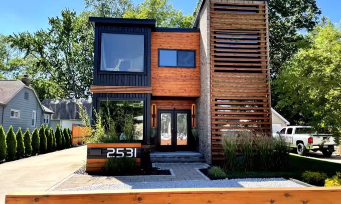 Royal Oak House | Shipping container home! Featured in several movies, shows, and articles.