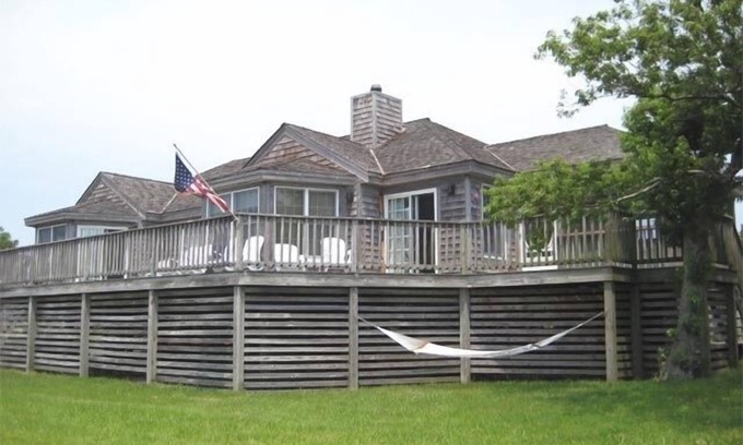 Duck House | Ships Watch! Affordable 4 BR Sound Front in Duck! Sunday check in June- August