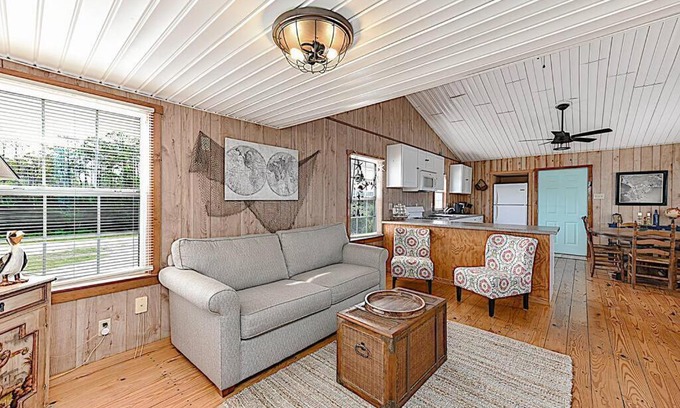 Sealevel House | Shipwrecked Shack Waterfront House Boat on Land