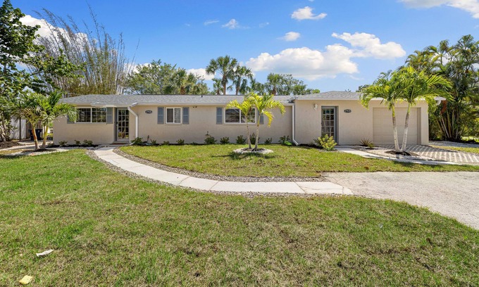Bonita Shores Cottage | Shore canal cottage