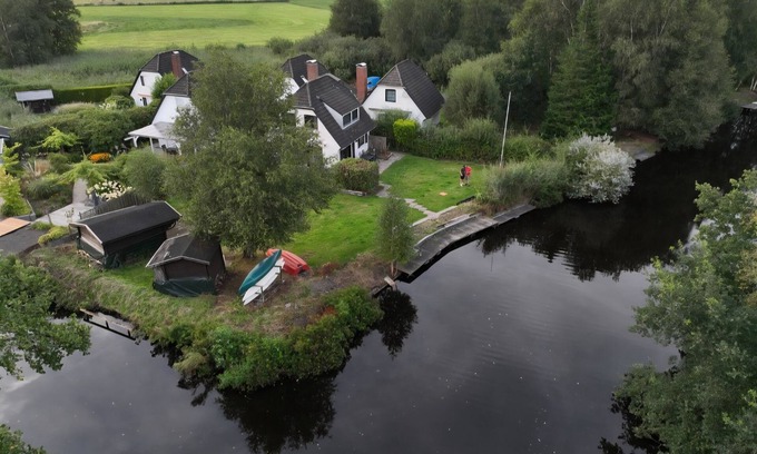 Bedekaspel House | Shore happiness on the Great Sea with boat, canoes and kayak. Dog friendly!