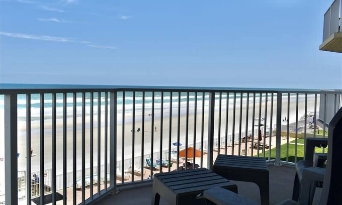 Daytona Beach Shores Apartment | Shores Club 304 - Daytona Beach Oceanfront Vacations, Inc