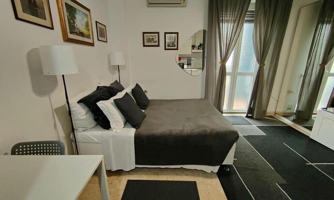 Calvairate Apartment | Short Rent Milan Porta Vittoria: Studio with Balcony