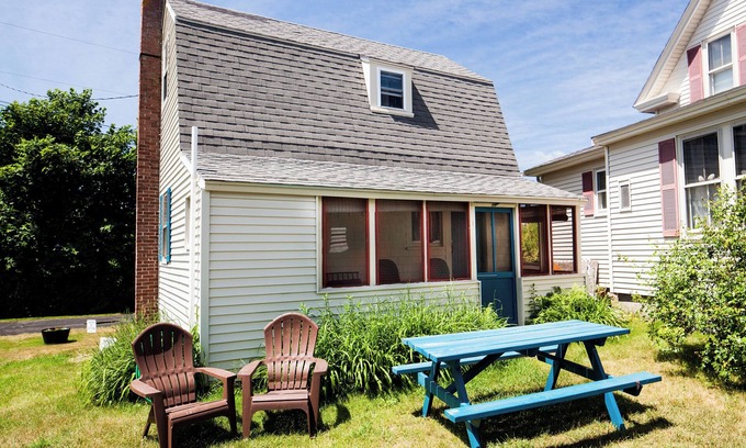 York Beach Cottage | Short Walk to Short Sands & Long Sands! Affordable Vacation in York! #1