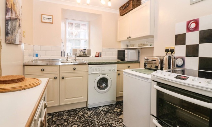 Newburgh Cottage | SHORTBREAD COTTAGE, pet friendly, with a garden in Newburgh, Fife
