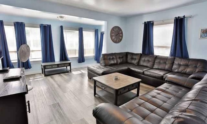Oneonta Apartment | Shortstop Apt 2 - All Star Baseball Rentals
