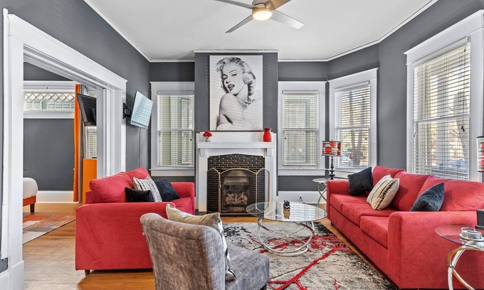 Wilmington Historic District House | Showstopper 3 BD heart of downtown historic district. No cleaning fee!